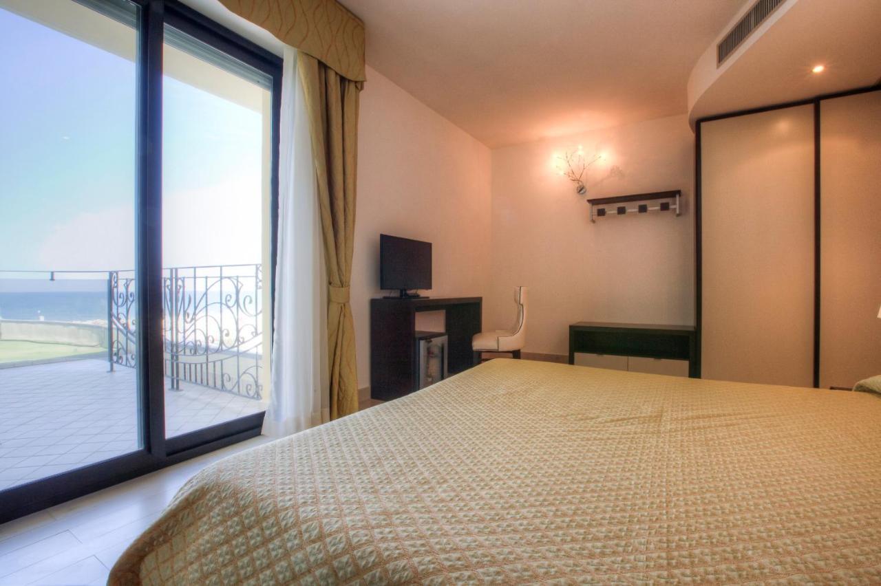 Hotel Nettuno Cervia Esterno foto